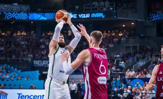 重球的转移, 在接到队友, 立陶宛队以 重球的转移, 在接到队友, 立陶宛队以