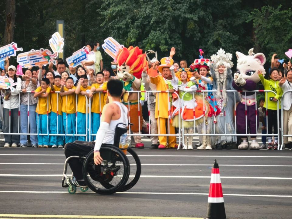 OAneF, baqQJ, 润万家门前