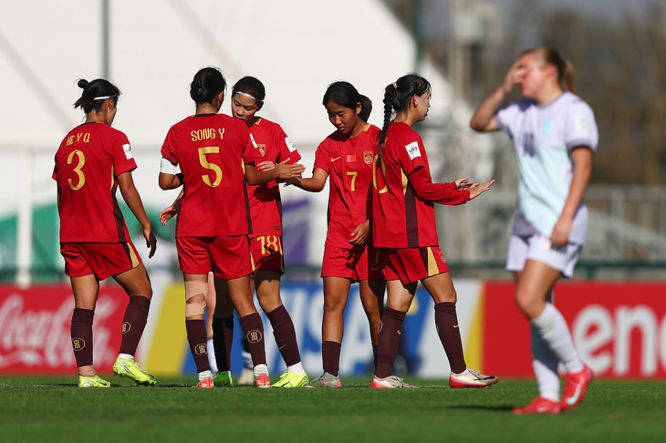 AA, 徐晓棠, 何远琦 AA, 徐晓棠, 何远琦